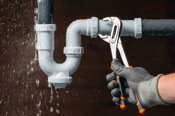 Professional Emergency Plumber technician working in Brooke, VA